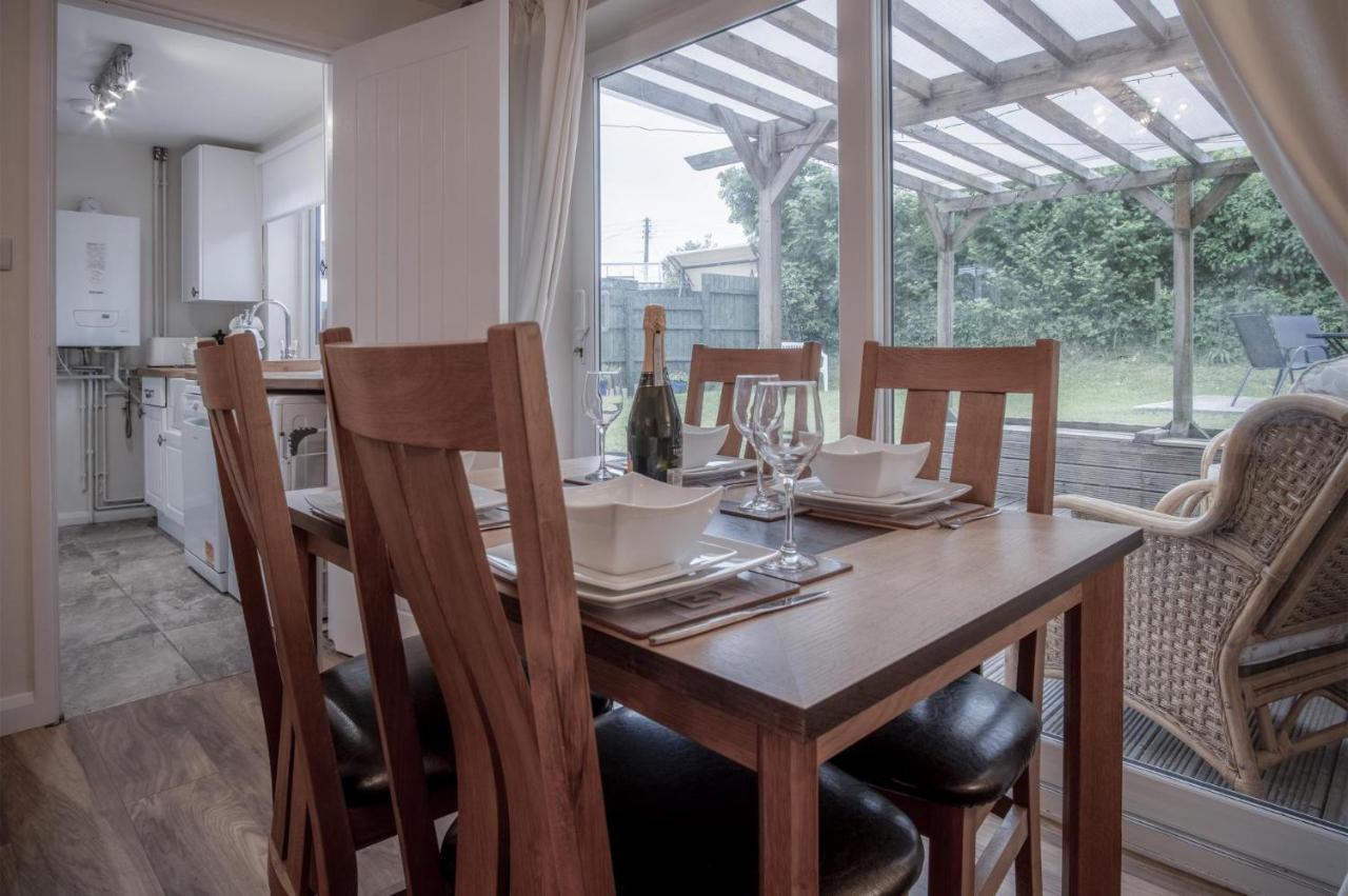Seawinds - 2 Bedroom Bungalow - Pentlepoir Kilgetty Ngoại thất bức ảnh